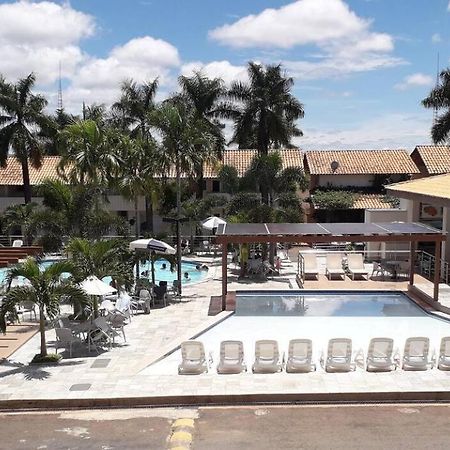 Apartamento Diroma Resort Caldas Novas Luaran gambar